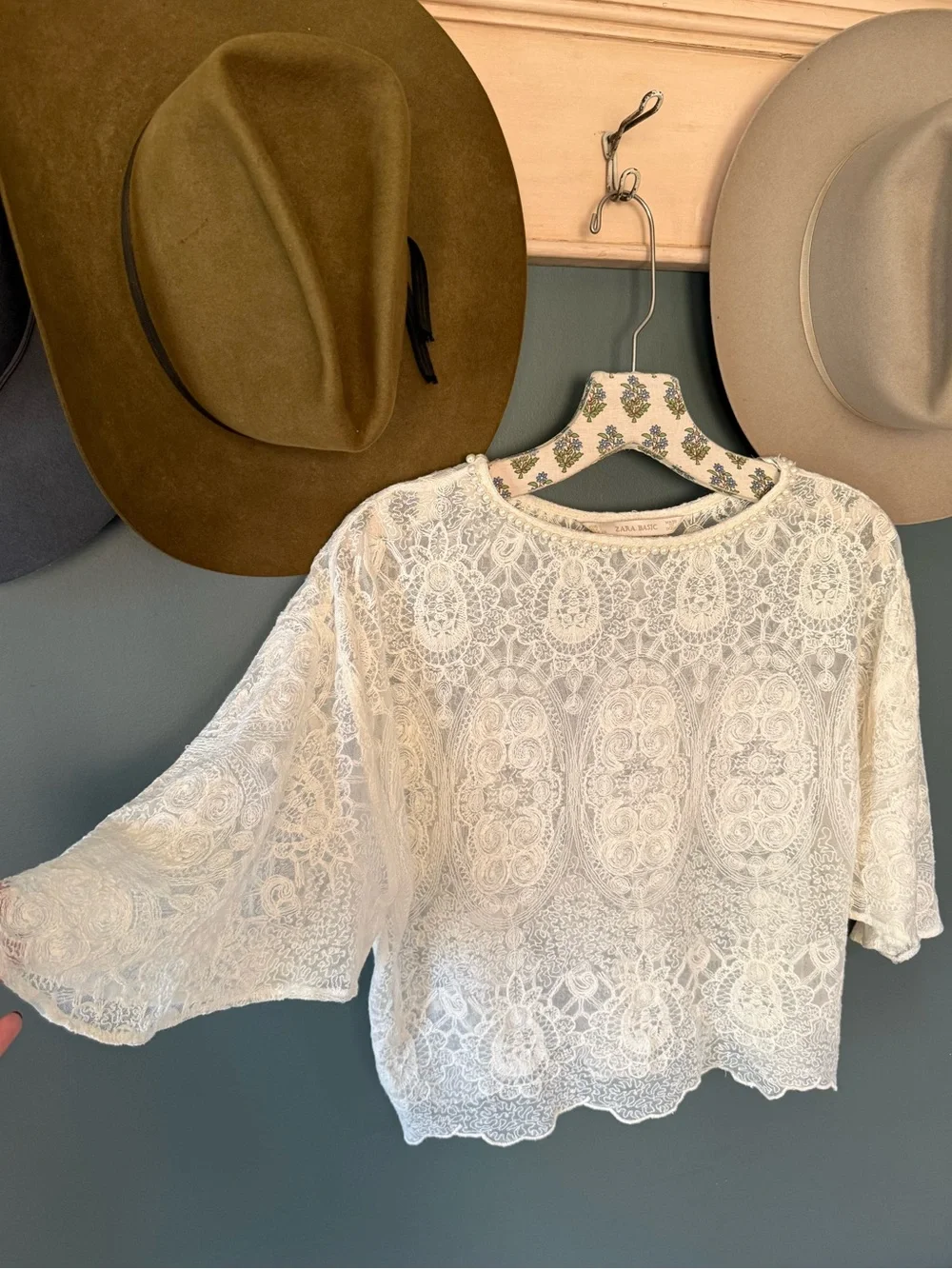 Zara Ivory Lace pearl neck Top sz small